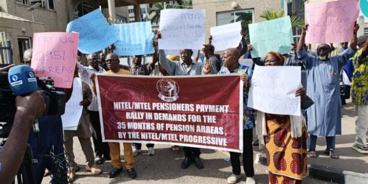 NITEL–MTEL Pensioners Barricade Finance Ministry over Non-Payment of 35 Months Arrears